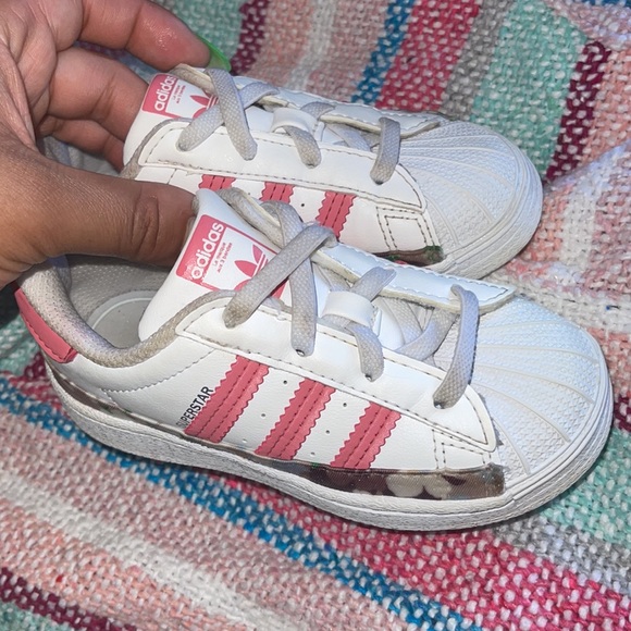 💖💖Adidas Shell Top Toddler Size 8💖💖 - Picture 2 of 5